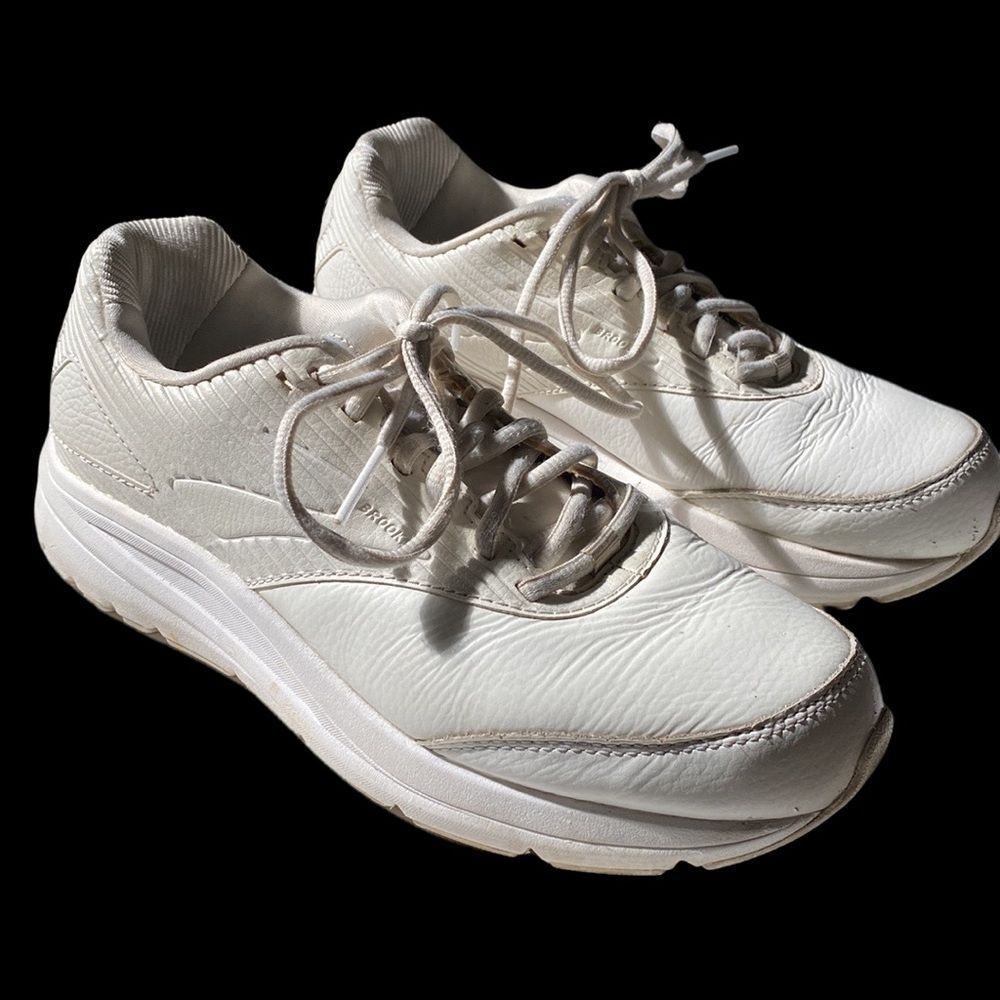Brooks Addiction Walker Leather Walking Shoes
